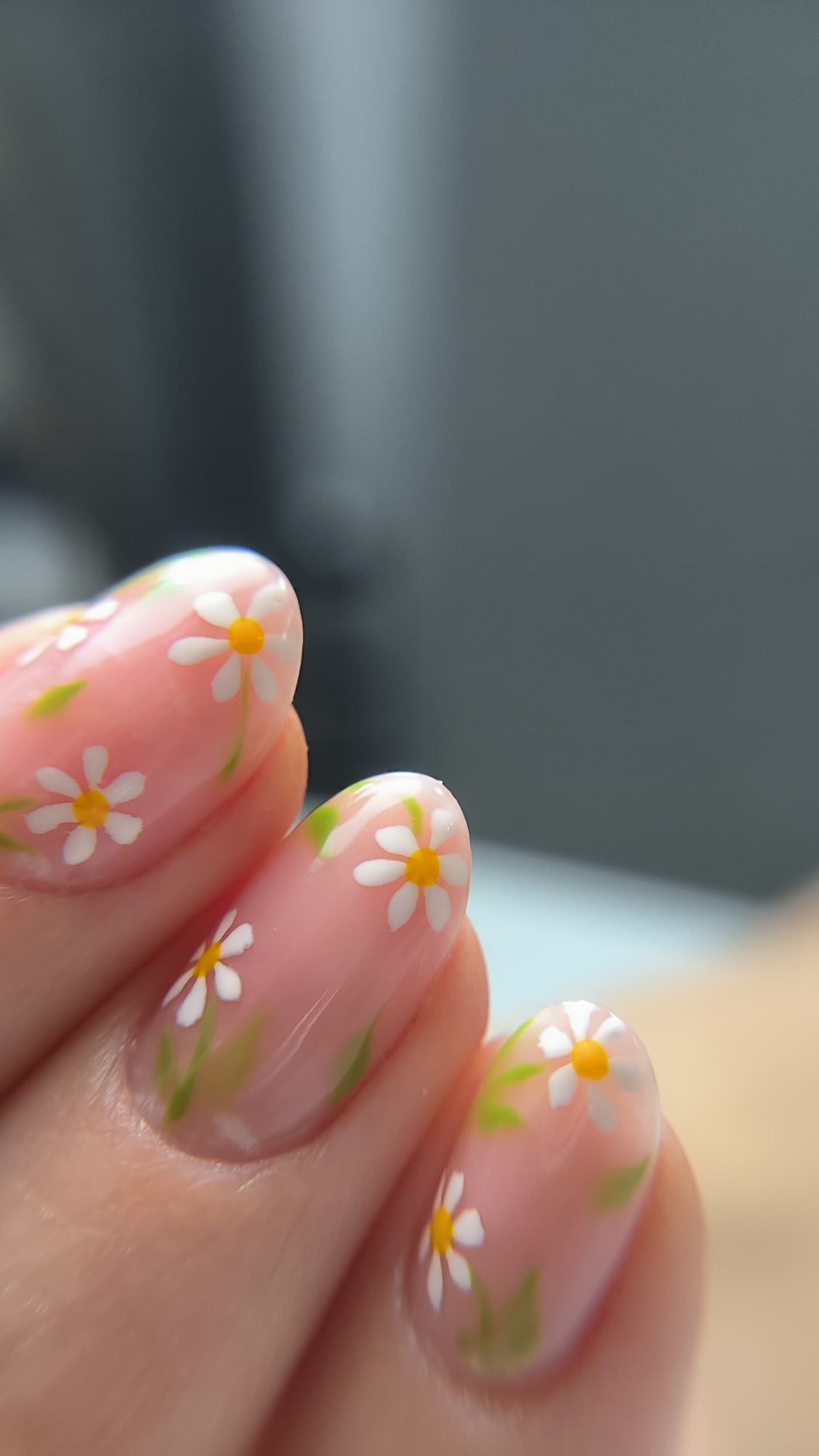 Hand-painted daisy nail art